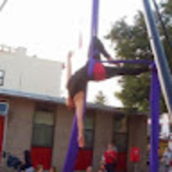 Meet your Posher, Amanda - Picture 1 of 1